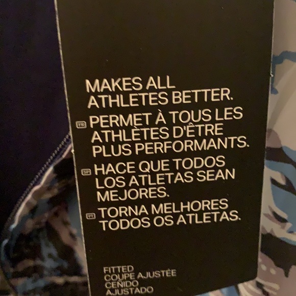 UNDER ARMOR WINDBREAKER HOODED CAMO SHELL - Picture 5 of 5